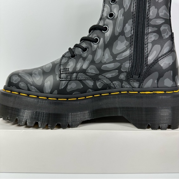 DOC JADON BOOTS LEOPARD PRINT PLATFORM WOMENS SIZE 7 CAMOUFLAGE LEATHER 8 EYE - Picture 8 of 10